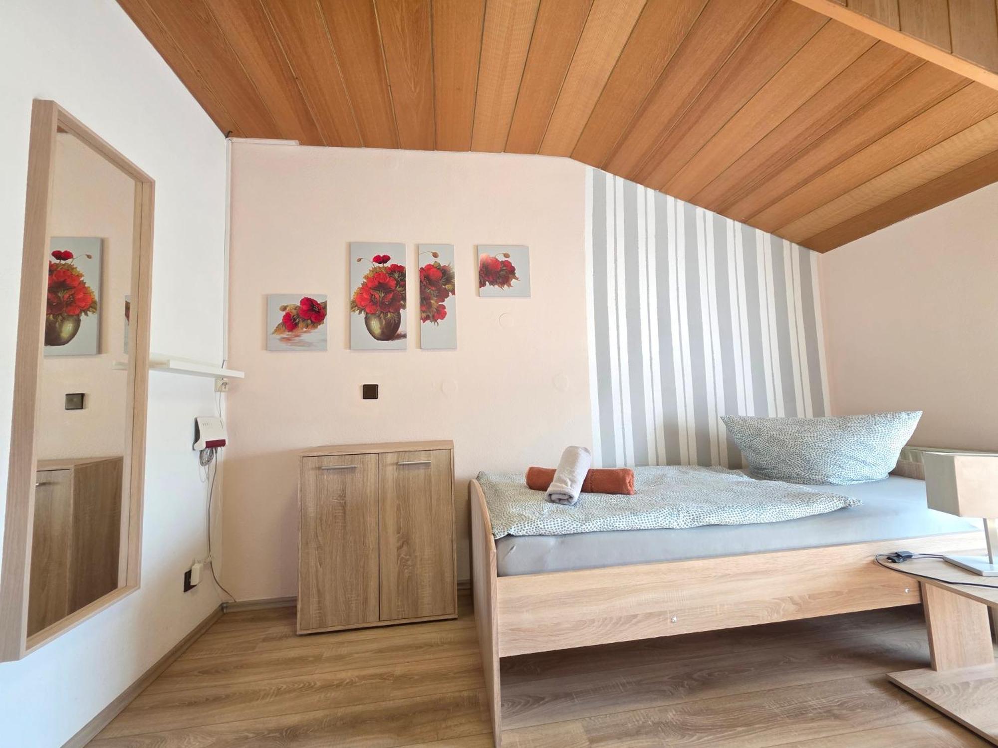 Elena Flat Mohn Duisburg Zentrum Bagian luar foto
