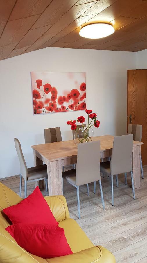 Elena Flat Mohn Duisburg Zentrum Bagian luar foto