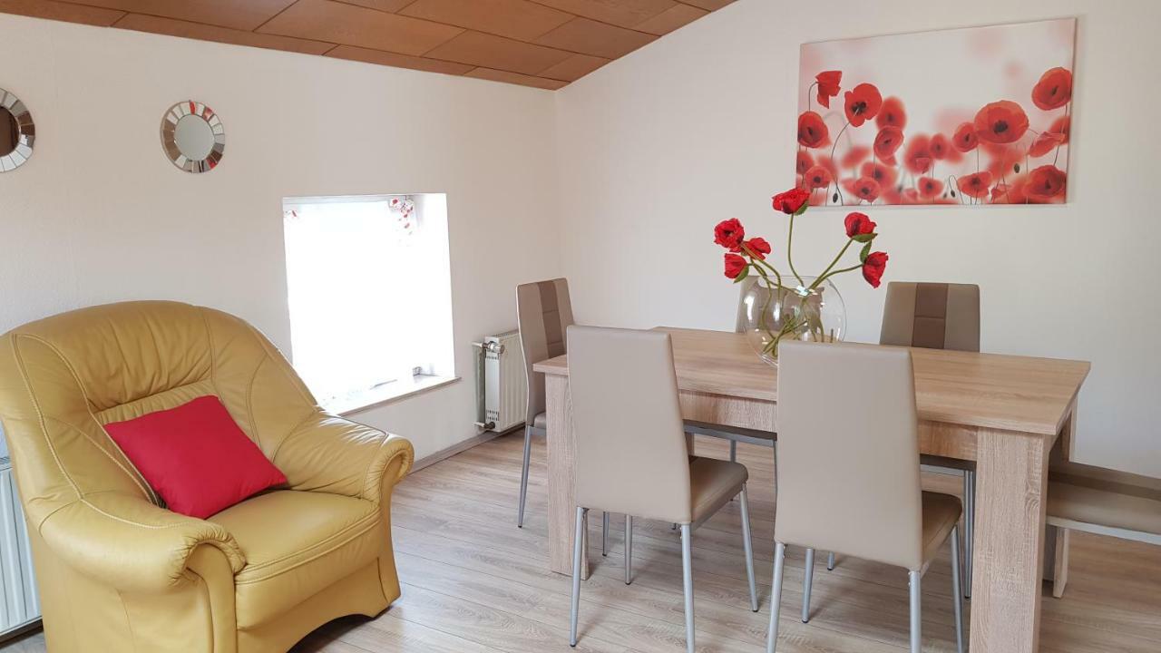 Elena Flat Mohn Duisburg Zentrum Bagian luar foto